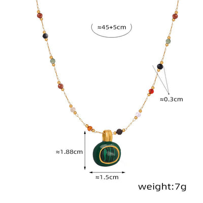 Exquisite and noble 18K gold collarbone chain and gemstone design necklace