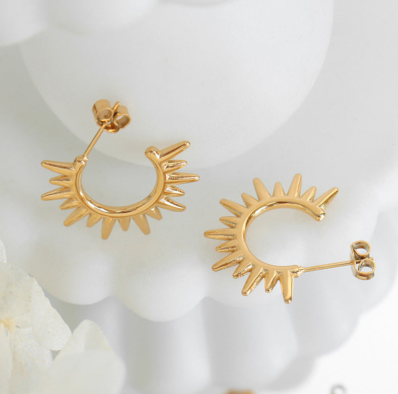 18K Gold Exquisite and Noble Hollow Sun Shape Design Versatile Earrings - Syble's