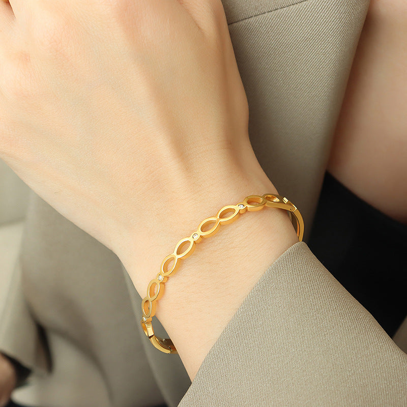 18K gold fashionable and simple figure 8 inlaid zircon design versatile bracelet