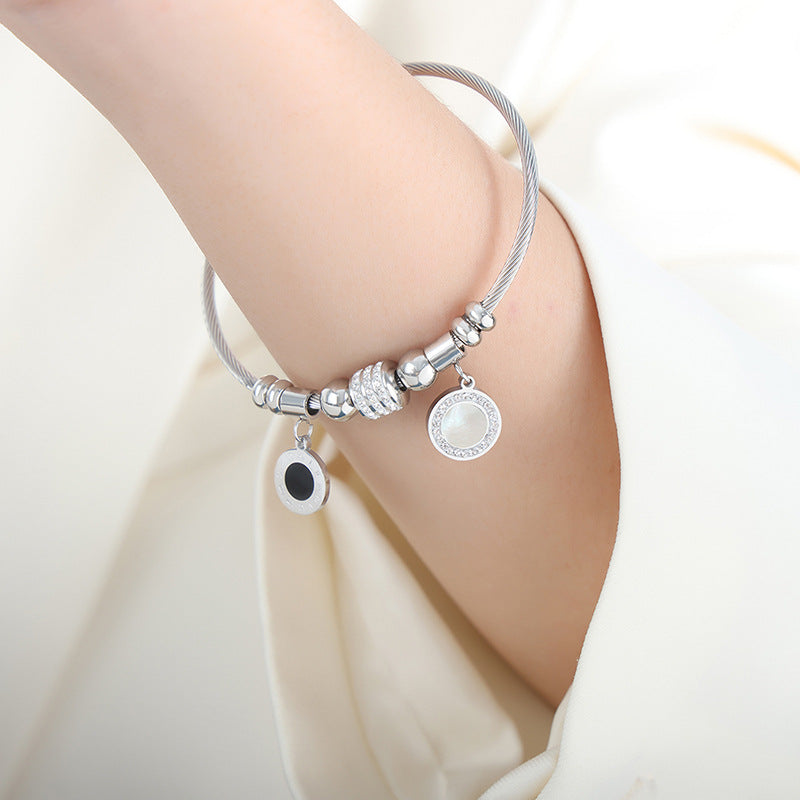 18K gold noble and dazzling love/star/round/six-pointed star/eyes/number 8/flower design bracelet - Syble's