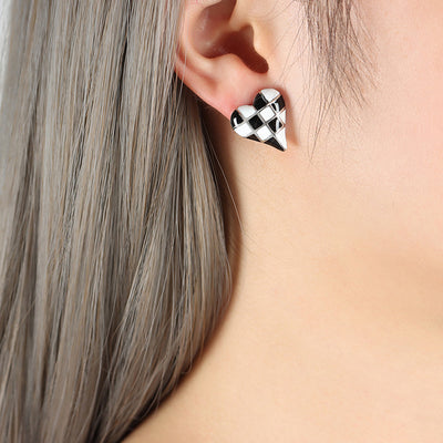 18K gold novel trendy heart-shaped/circular with black and white plaid design all-match earrings - Syble's
