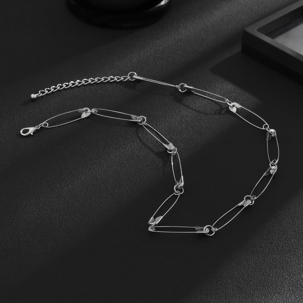 Trendy creative oval paperclip design simple wind necklace