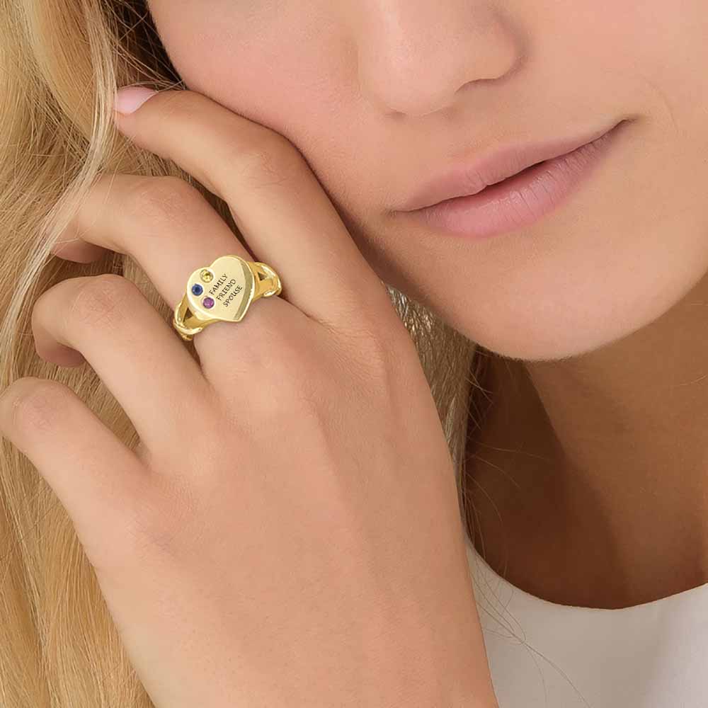 Luxurious heart-shaped diamond ring
