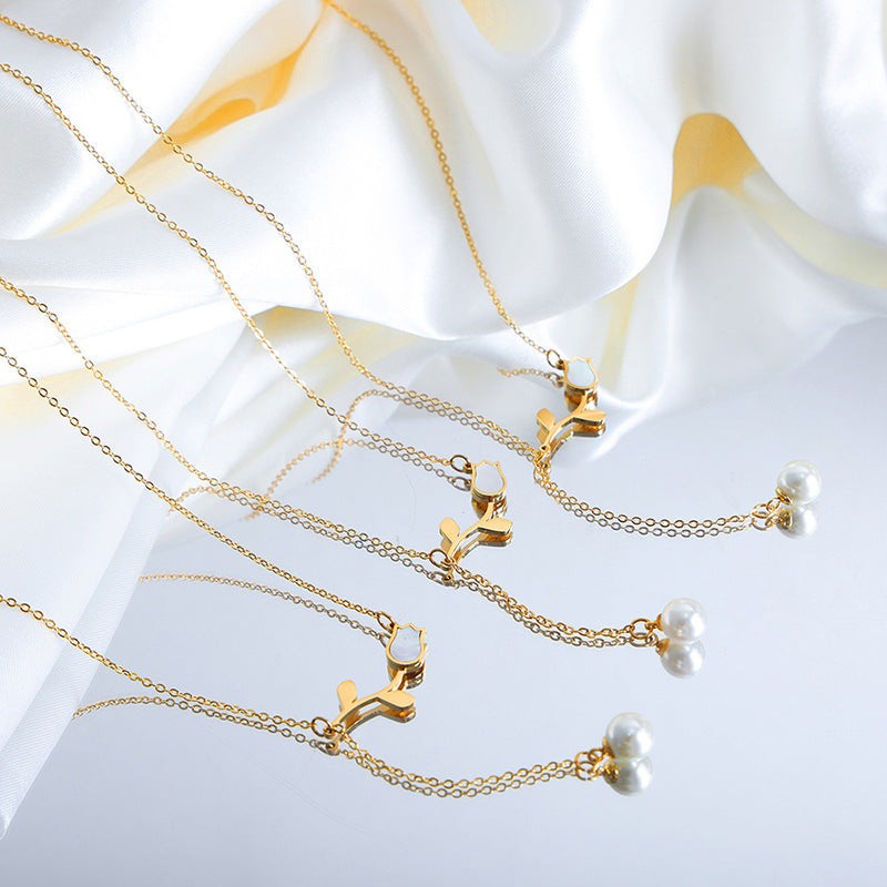 18K Gold Fashion Trend Rose Inlaid Gemstones with Pearl Tassel Design Versatile Necklace
