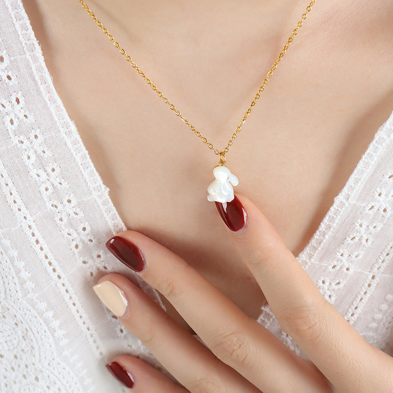 18K gold light luxury and noble rabbit-shaped gemstone design versatile necklace