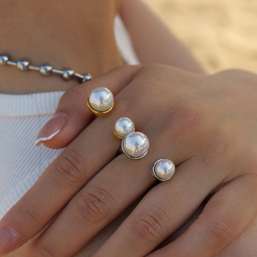 18K gold fashionable personality matching large and small pearl design ring