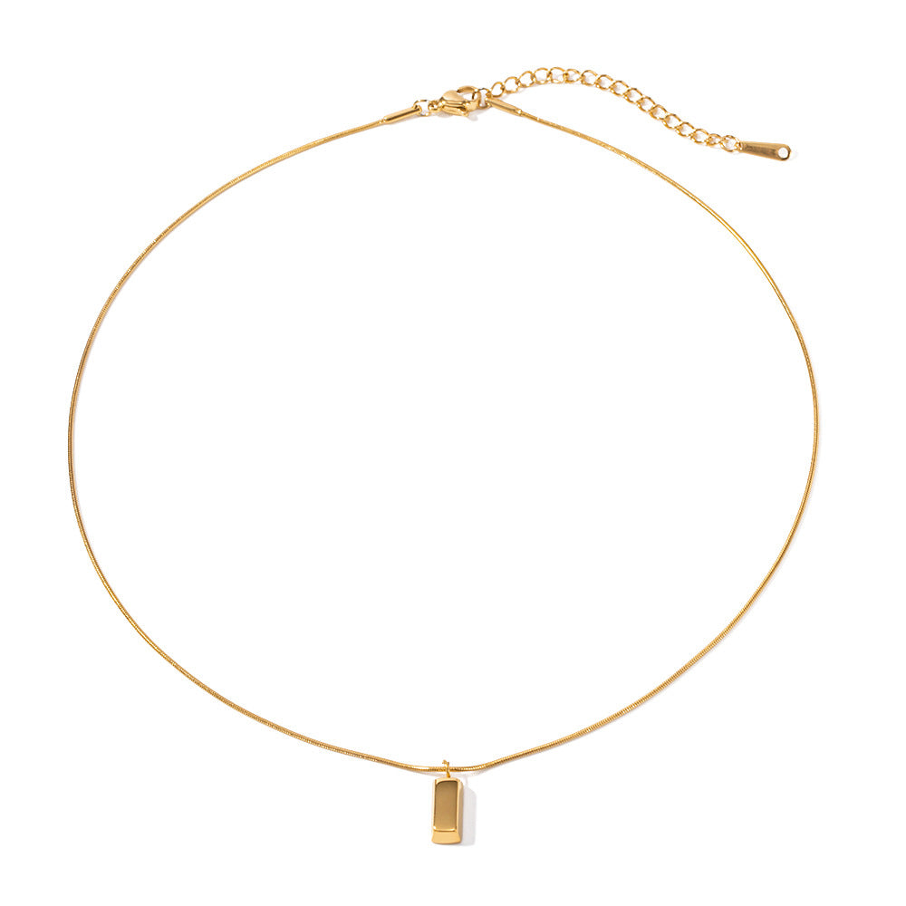 18K gold light luxury fashion fine chain with three-dimensional rectangular brick design pendant necklace