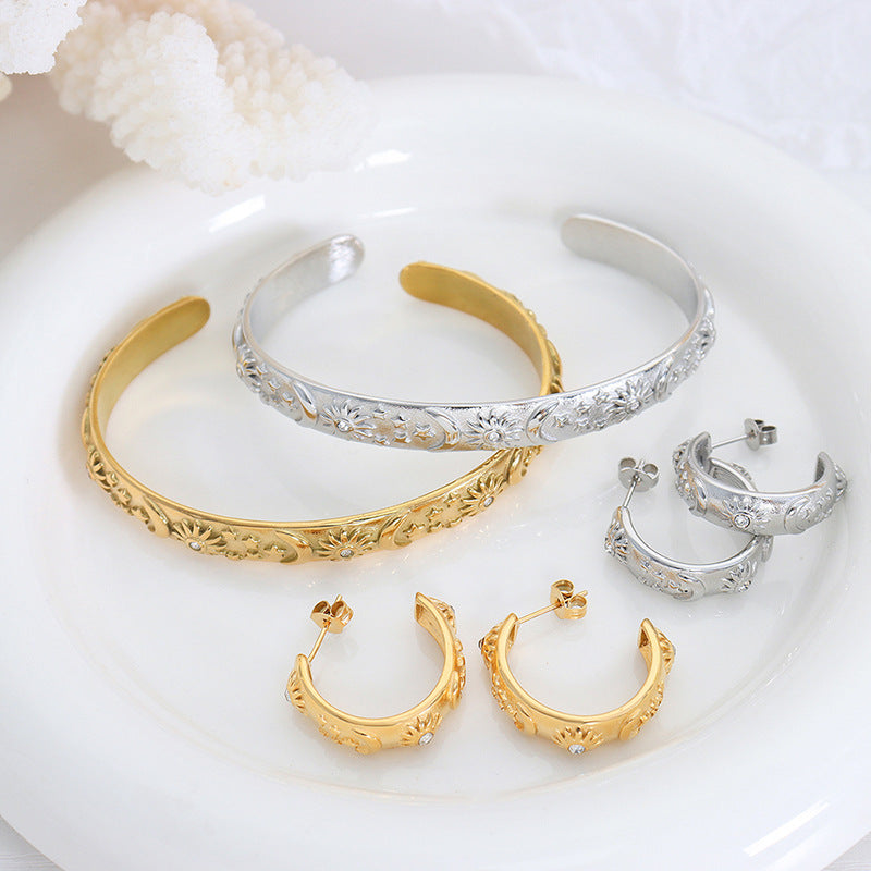 18K gold embossed star and moon pattern inlaid zircon design bracelet and earrings set - Syble's