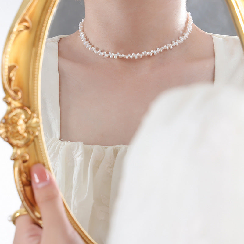 Exquisite and noble oval pearl design necklace in 18K gold