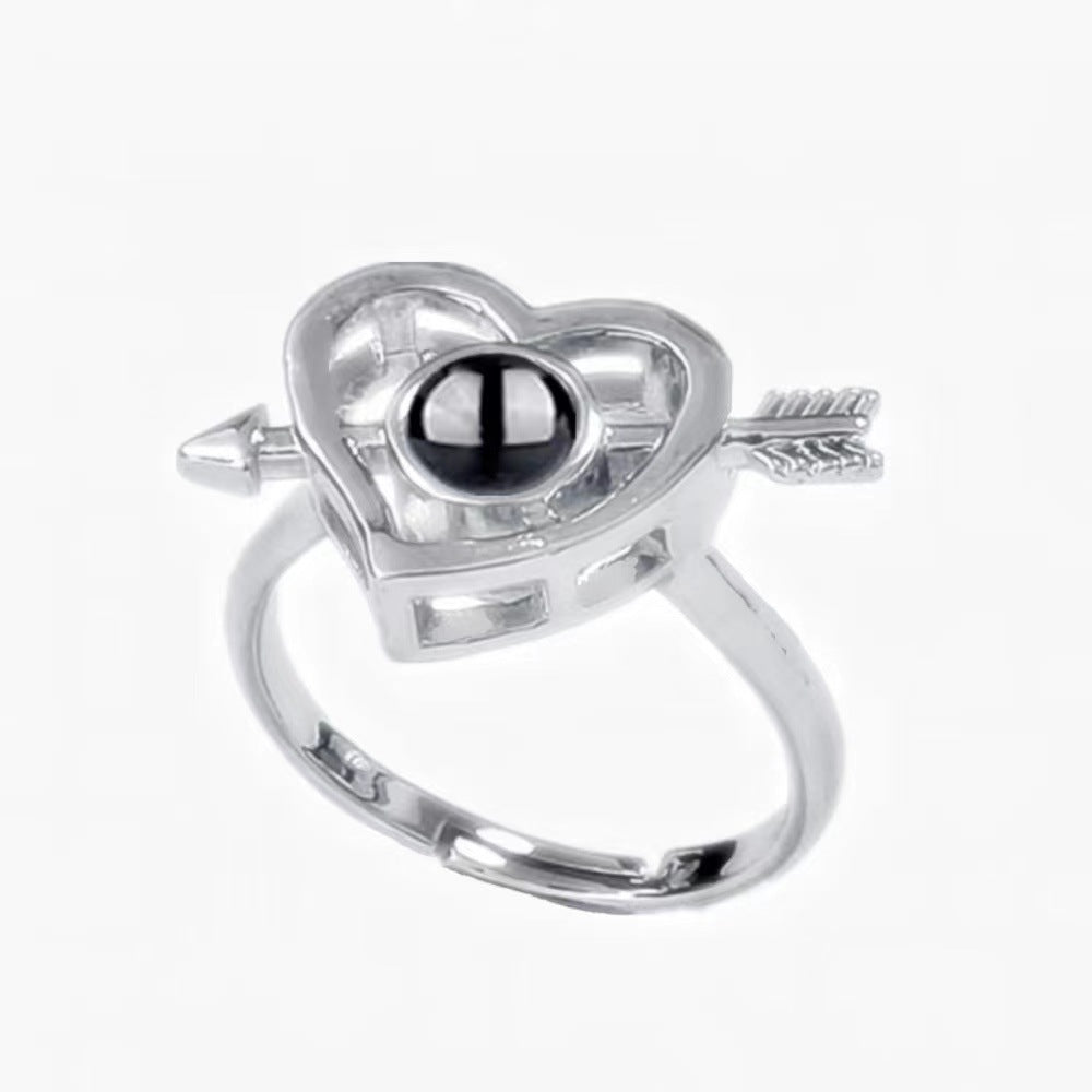 Trendy and fashionable one-shot-through-heart projection ring
