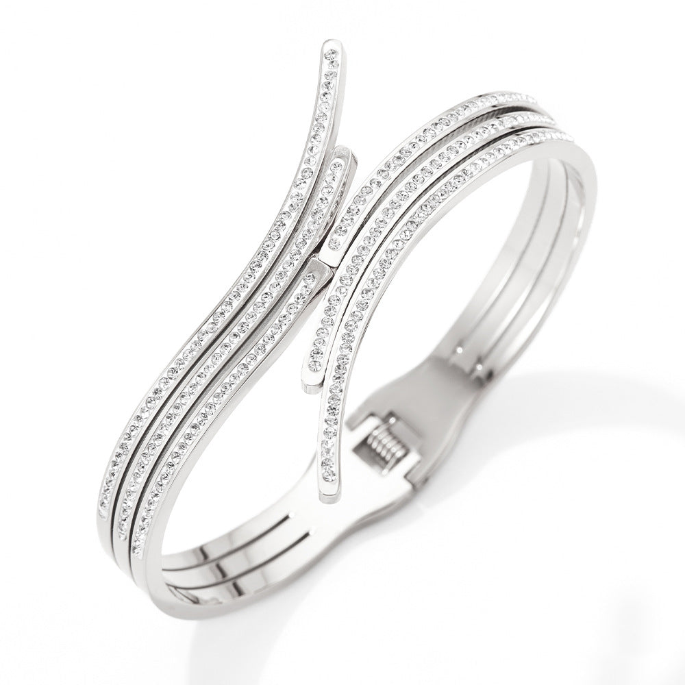 18K gold trendy and creative irregular-shaped diamond design bracelet - Syble's