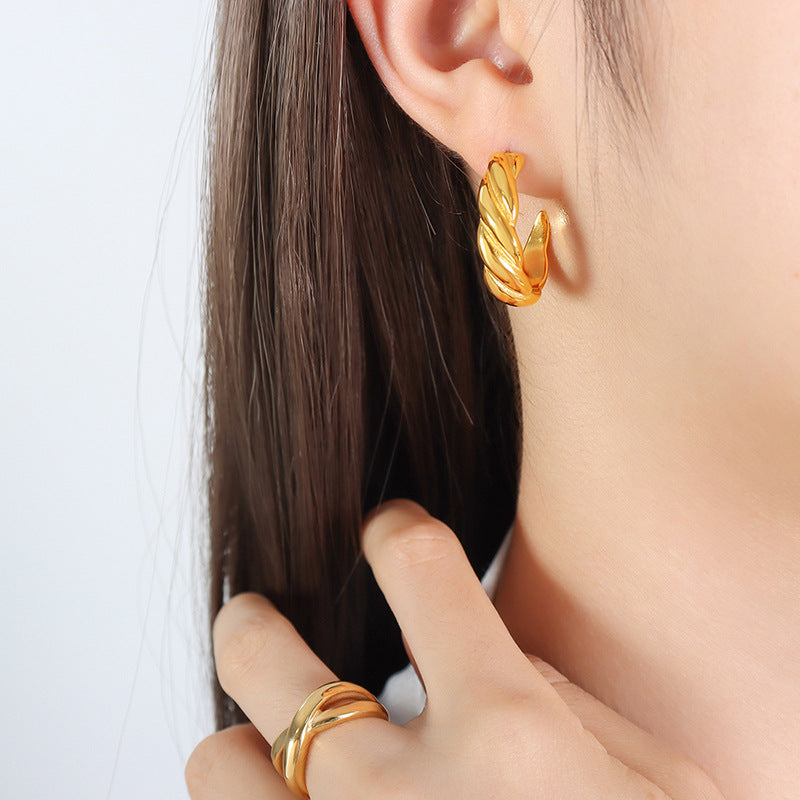 18K Gold Simple Atmospheric Ring Geometric Twist Design Earrings