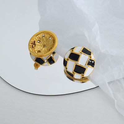 18K gold novel trendy heart-shaped/circular with black and white plaid design all-match earrings - Syble's