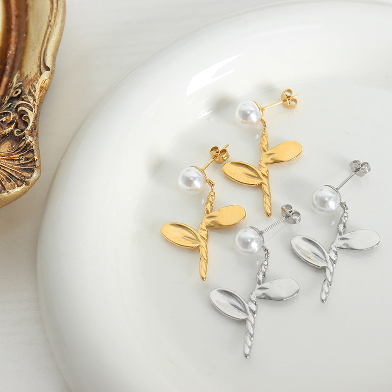 18K Gold Delicate Fashionable Flowers and Leaves with Pearl Design Luxurious Earrings - Syble's