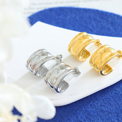18K Gold Fashion Simple C-shaped Embossed Design Versatile Earrings - Syble's