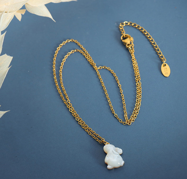 18K gold light luxury and noble rabbit-shaped gemstone design versatile necklace