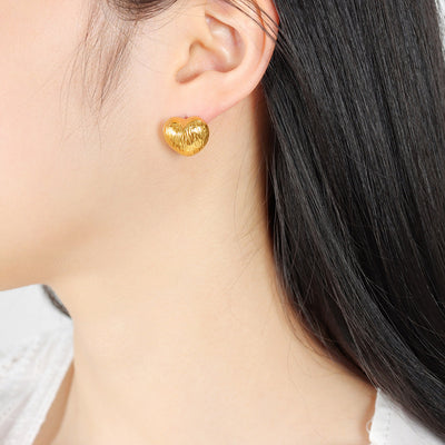 18K gold retro fashion heart-shaped earrings with embossed design and light luxury style - Syble's