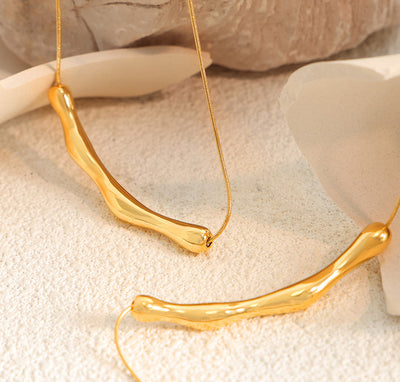 18K gold noble simple irregular joint shape design light luxury style necklace - Syble's