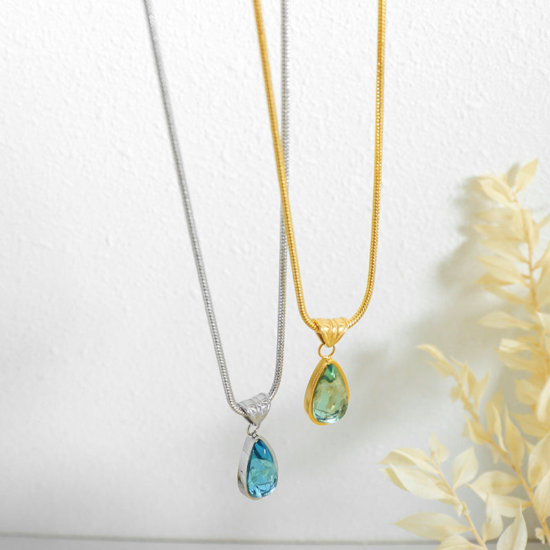 Exquisite and noble drop-shaped gemstone pendant necklace in 18K gold - Syble's