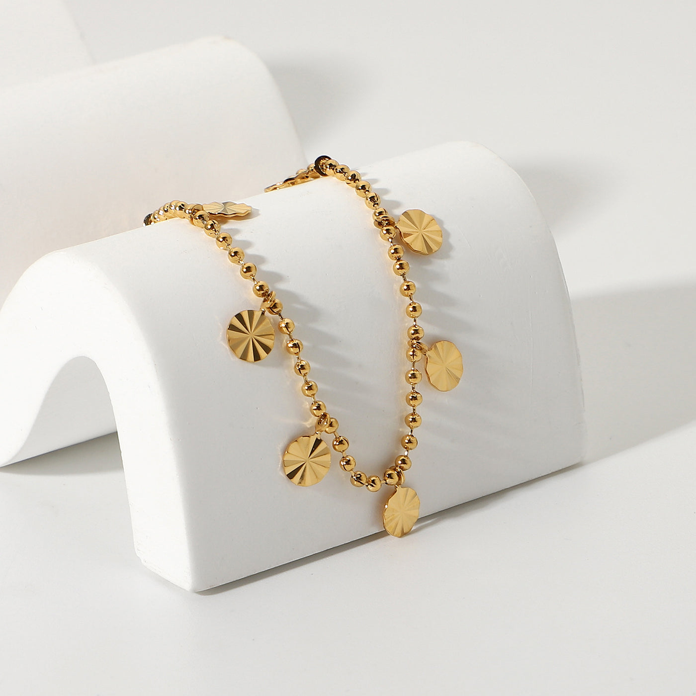 18K Gold Fashion Personality Beaded Petal Disk Pendant Design Versatile Anklet - Syble's