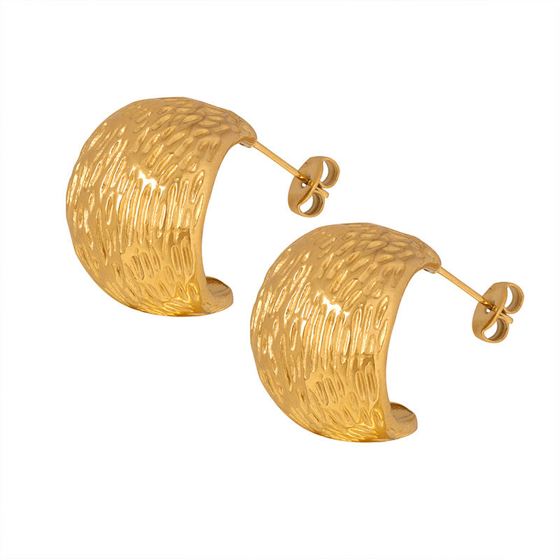 18K gold trendy personalized C-shaped earrings with texture design and versatile earrings