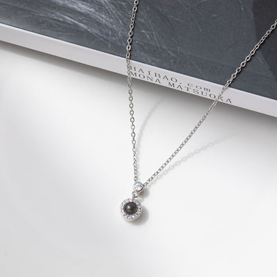 Simple atmosphere round diamond projection necklace - Syble's